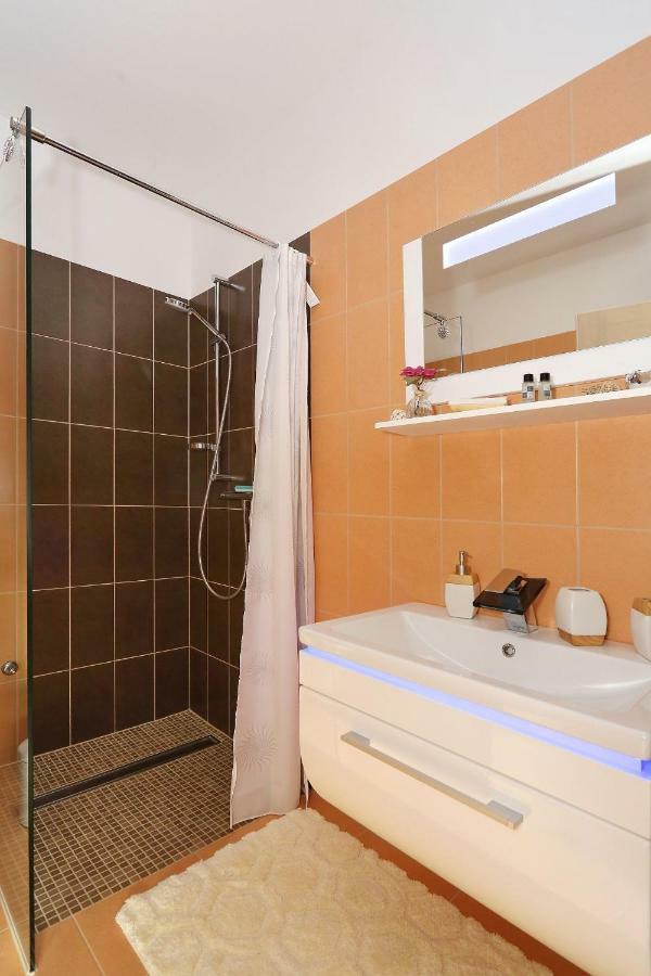 Apartment Nivel
