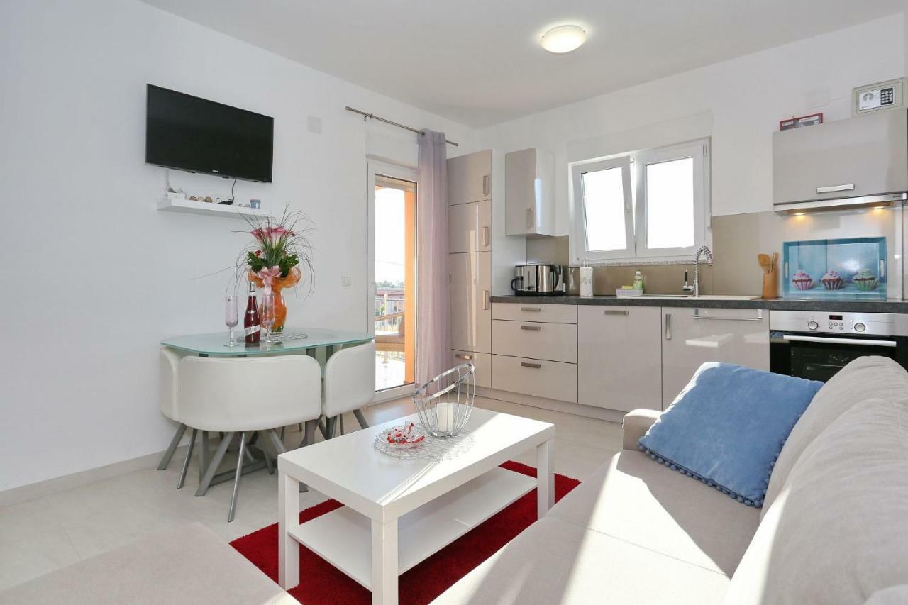 Nivel Apartment Vir