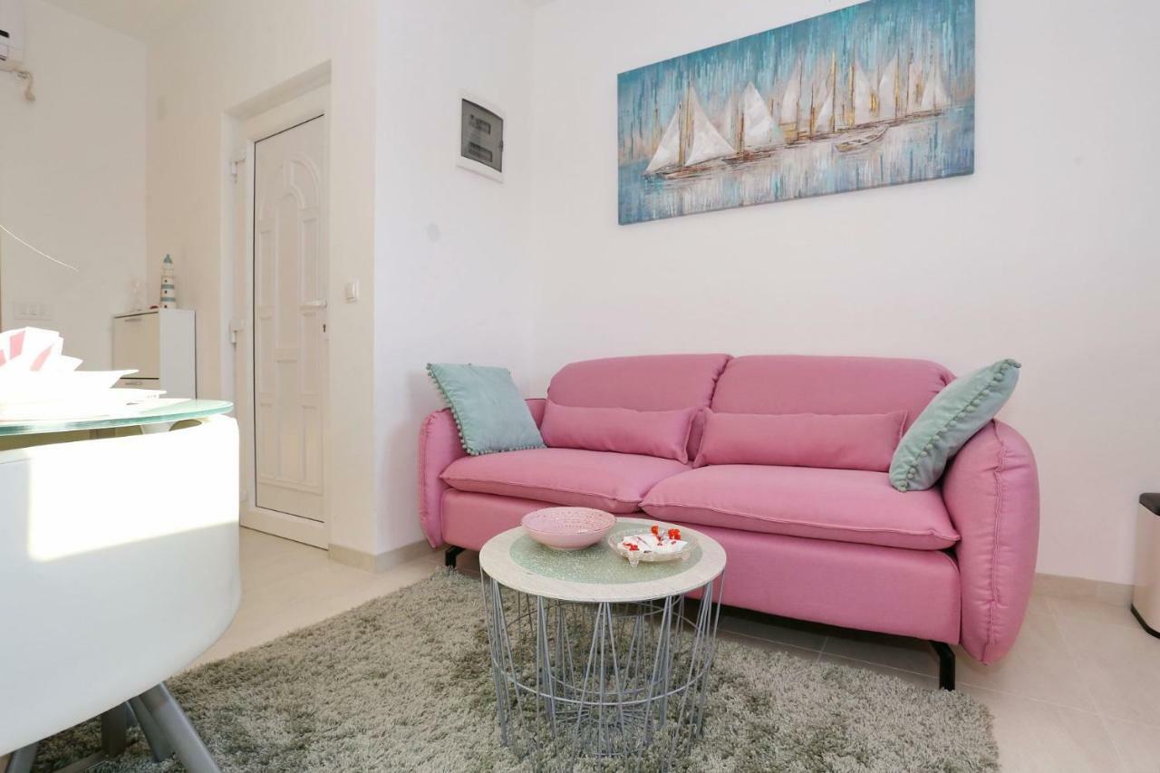 Nivel Apartment Vir