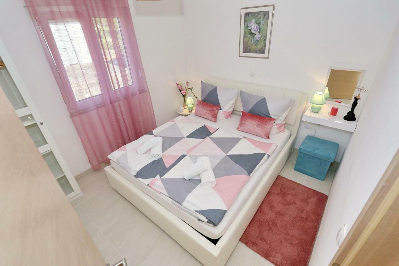 Nivel Apartment Vir